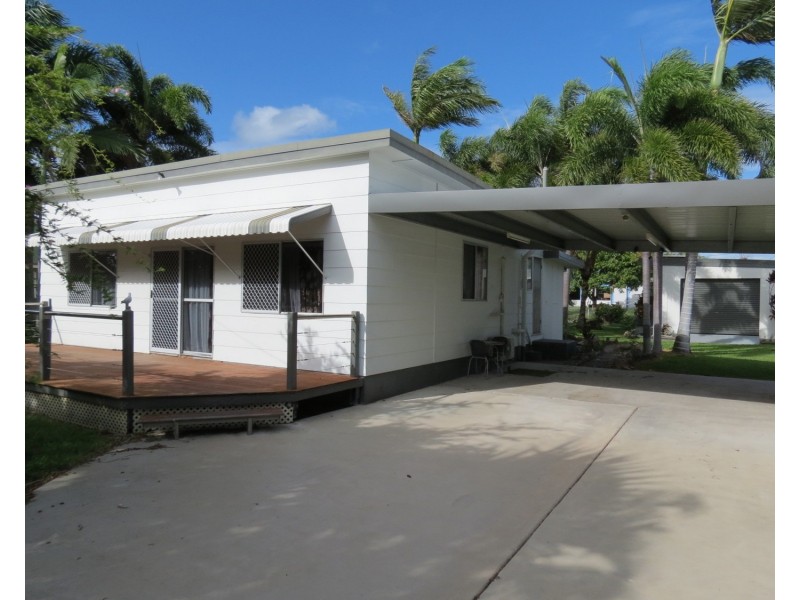 17 Gloucester Street, Bowen QLD 4805