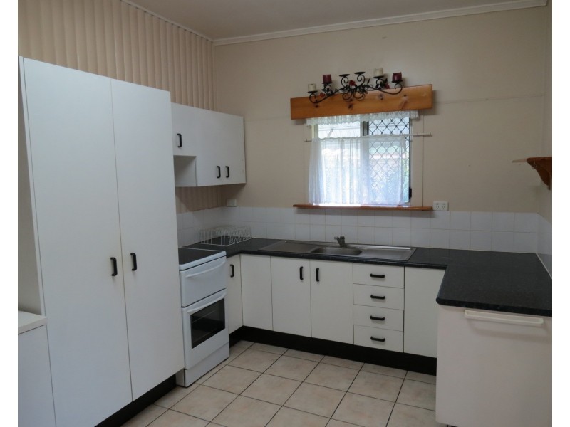 17 Gloucester Street, Bowen QLD 4805