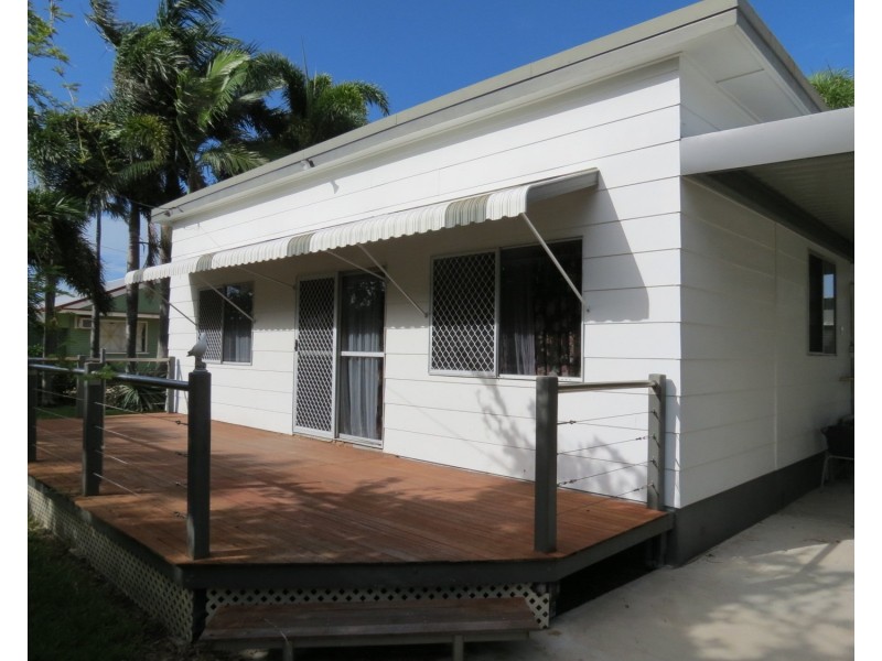 17 Gloucester Street, Bowen QLD 4805