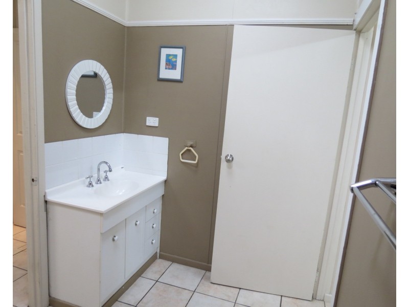 17 Gloucester Street, Bowen QLD 4805
