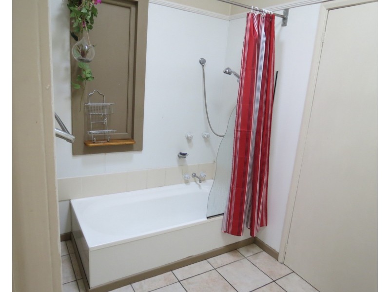 17 Gloucester Street, Bowen QLD 4805