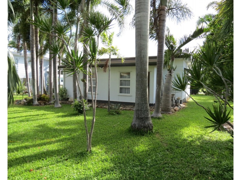 17 Gloucester Street, Bowen QLD 4805
