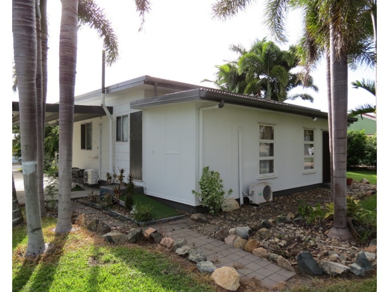 17 Gloucester Street, Bowen QLD 4805