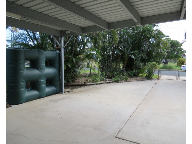 17 Gloucester Street, Bowen QLD 4805
