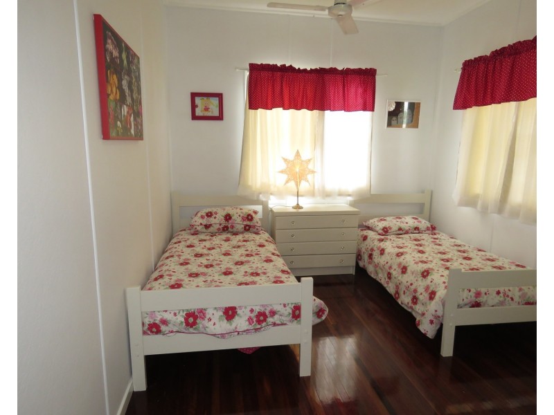 75 Queens Beach Esplanade, Bowen QLD 4805