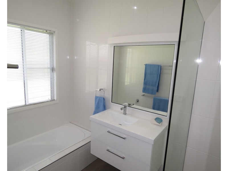 75 Queens Beach Esplanade, Bowen QLD 4805