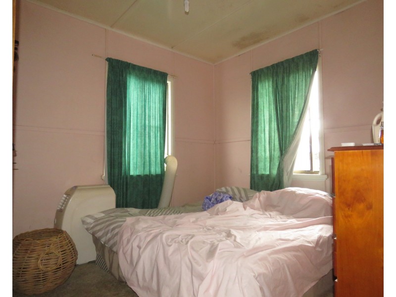4 Denison Street, Bowen QLD 4805