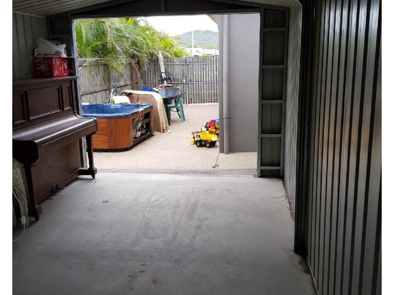 6 Banks Drive, Bowen QLD 4805