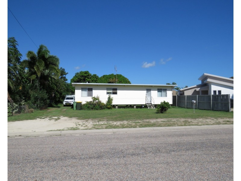 9 Field Street, Bowen QLD 4805