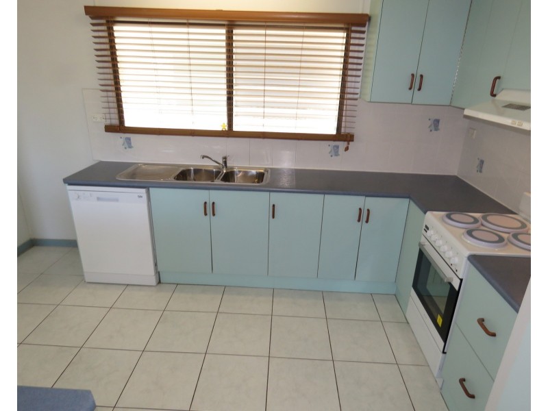 45 Holborne Street, Bowen QLD 4805