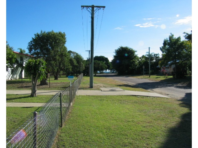 45 Holborne Street, Bowen QLD 4805