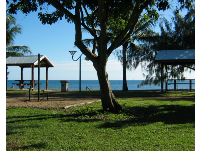 45 Holborne Street, Bowen QLD 4805