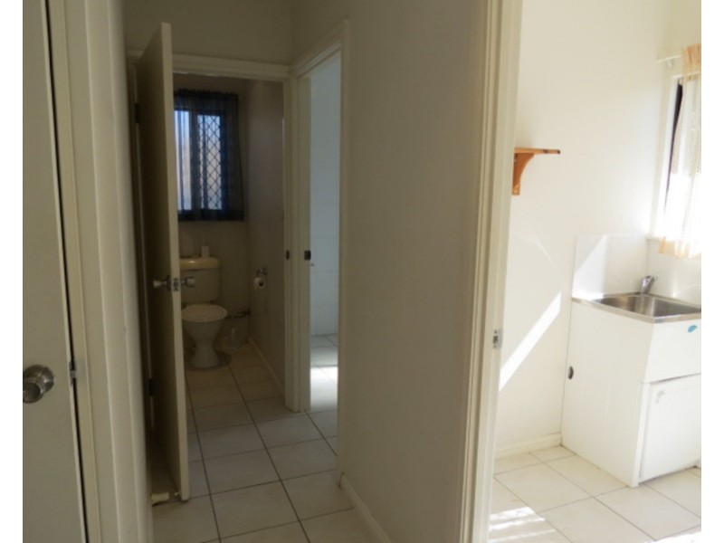 4/13 Queens Road, Bowen QLD 4805