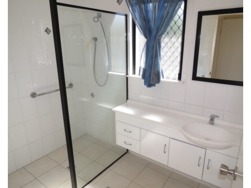 4/13 Queens Road, Bowen QLD 4805