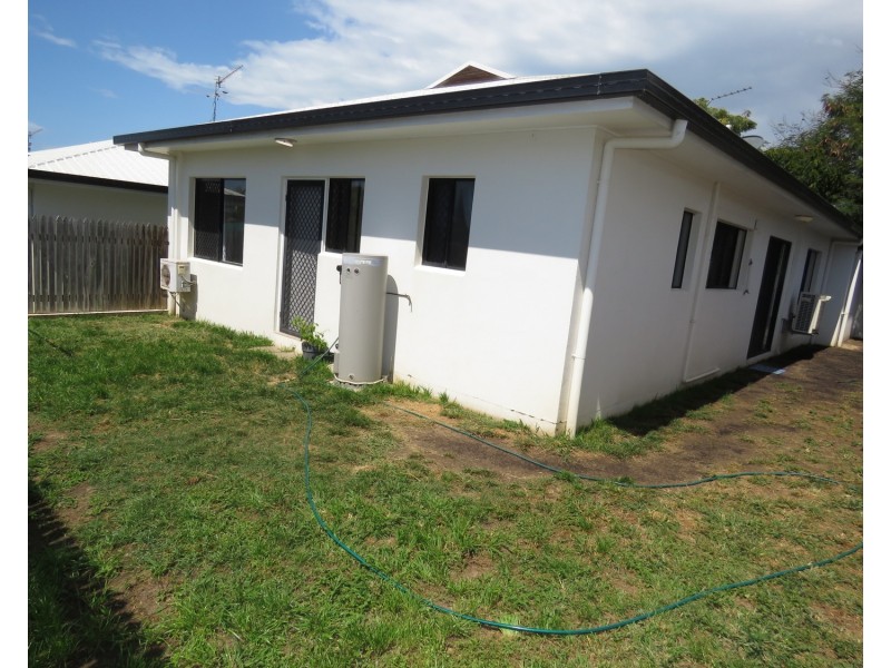 4/13 Queens Road, Bowen QLD 4805