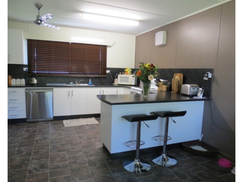 113 Hillview Road, Bowen QLD 4805