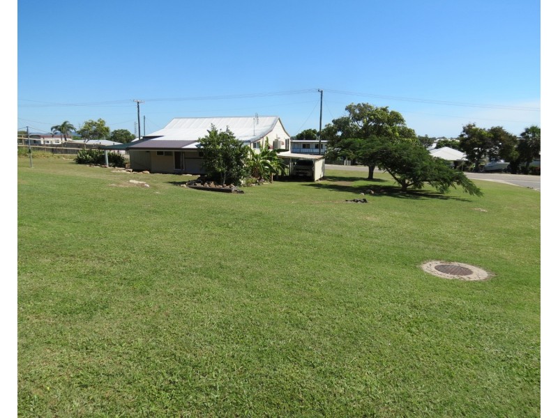 59 Reynolds Street, Bowen QLD 4805