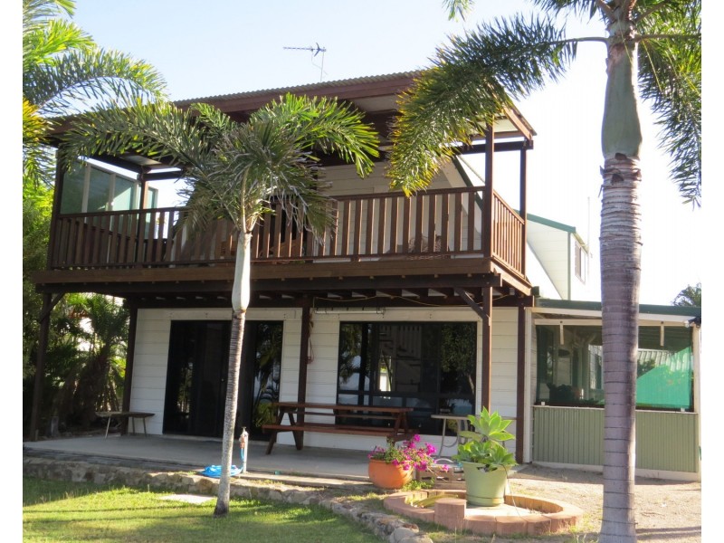6 Baxter Avenue, Brisk Bay QLD 4805