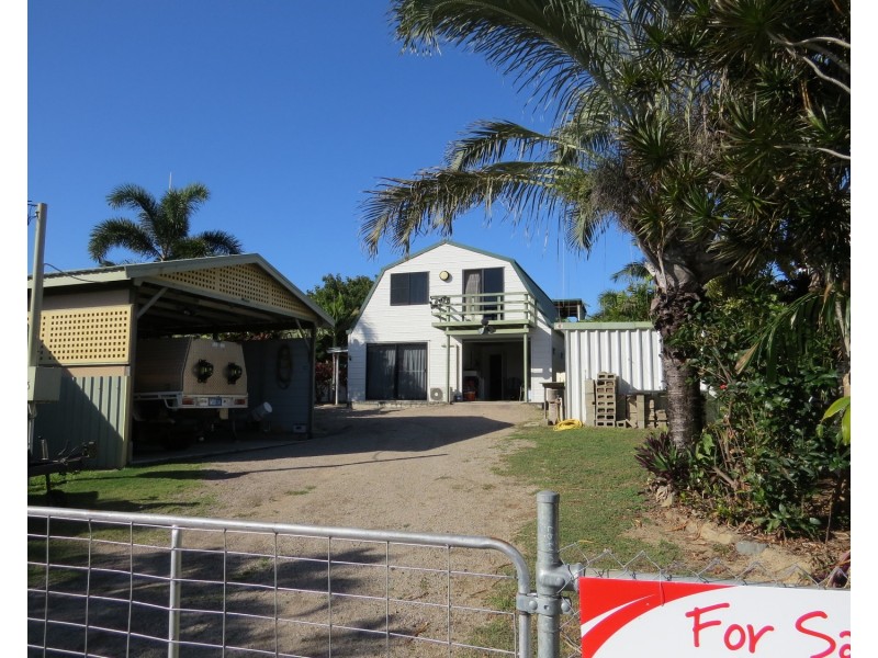 6 Baxter Avenue, Brisk Bay QLD 4805