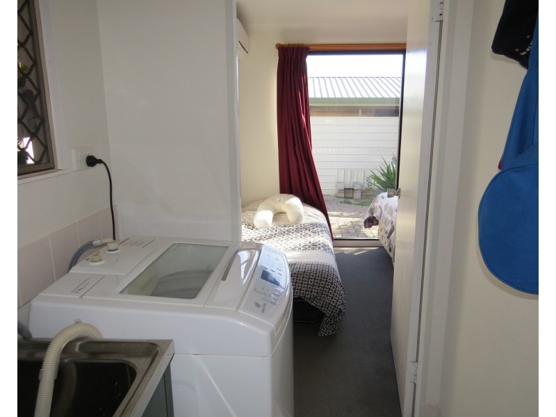 6 Baxter Avenue, Brisk Bay QLD 4805