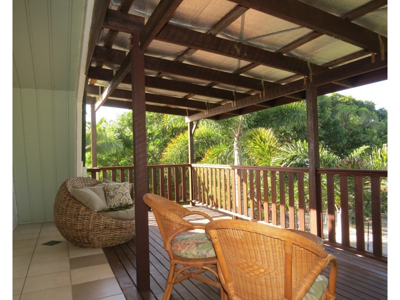 6 Baxter Avenue, Brisk Bay QLD 4805