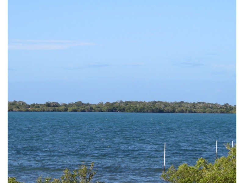 6 Baxter Avenue, Brisk Bay QLD 4805