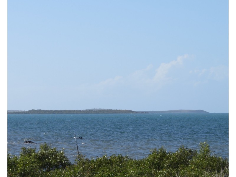 6 Baxter Avenue, Brisk Bay QLD 4805
