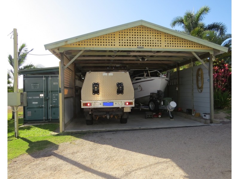 6 Baxter Avenue, Brisk Bay QLD 4805