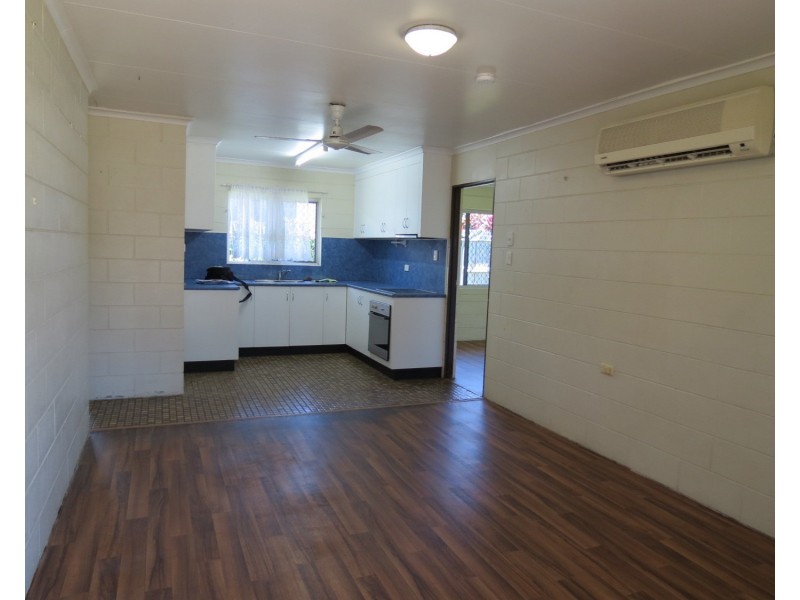 4/89 Powell Street, Bowen QLD 4805