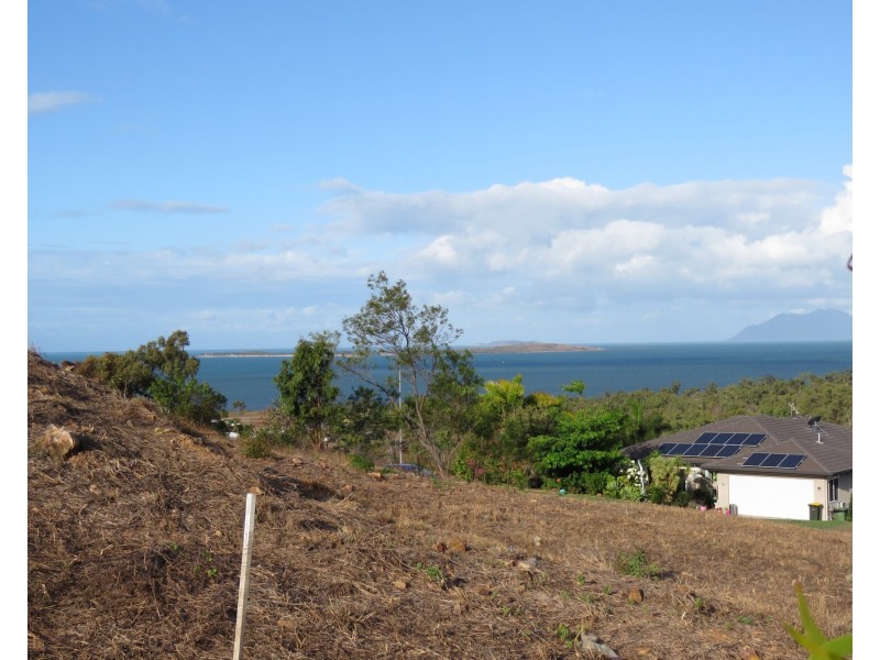 8 Harbourview Terrace, Bowen QLD 4805