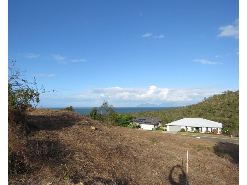 8 Harbourview Terrace, Bowen QLD 4805