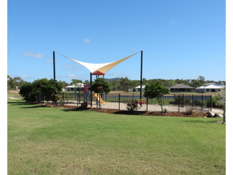 8 Harbourview Terrace, Bowen QLD 4805