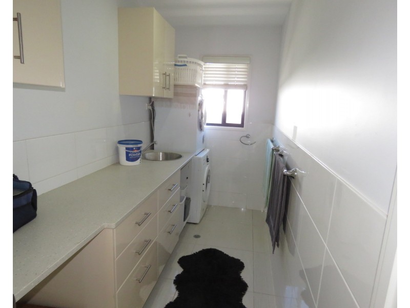8 Fairway Drive, Bowen QLD 4805
