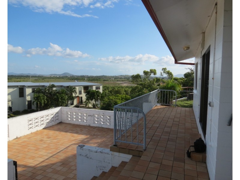 1/10 Poinciana Drive, Bowen QLD 4805