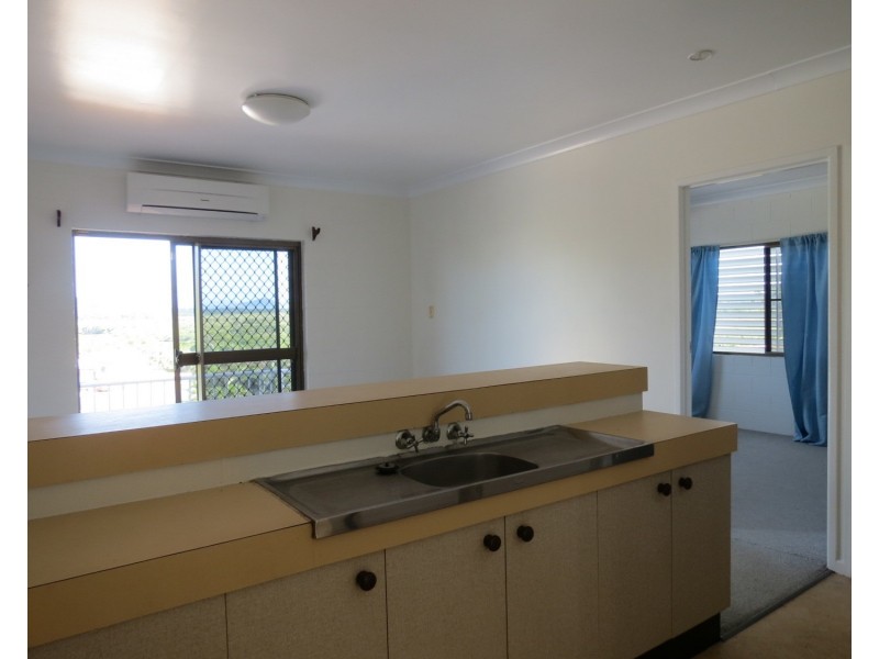 1/10 Poinciana Drive, Bowen QLD 4805