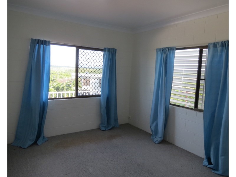 1/10 Poinciana Drive, Bowen QLD 4805