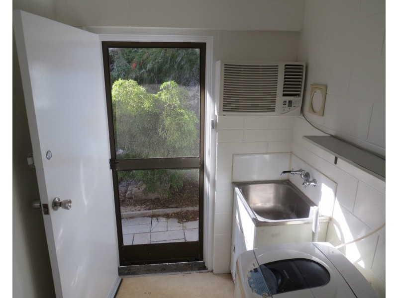1/10 Poinciana Drive, Bowen QLD 4805