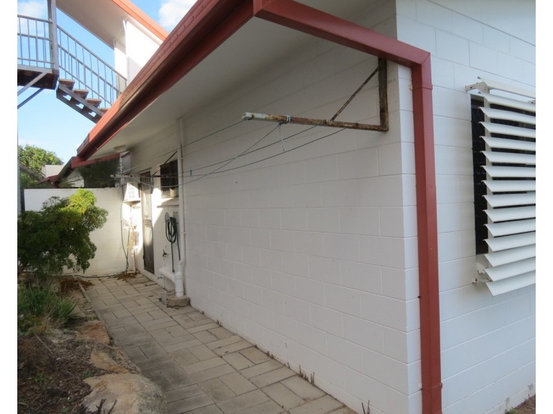 1/10 Poinciana Drive, Bowen QLD 4805