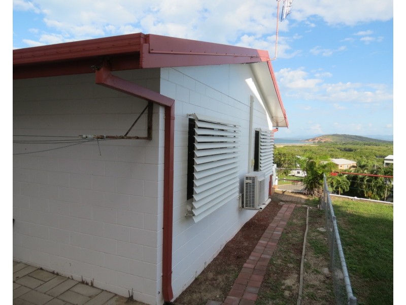 1/10 Poinciana Drive, Bowen QLD 4805
