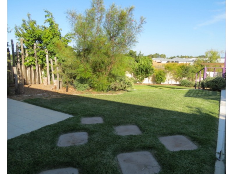 14 Silk Road, Bowen QLD 4805