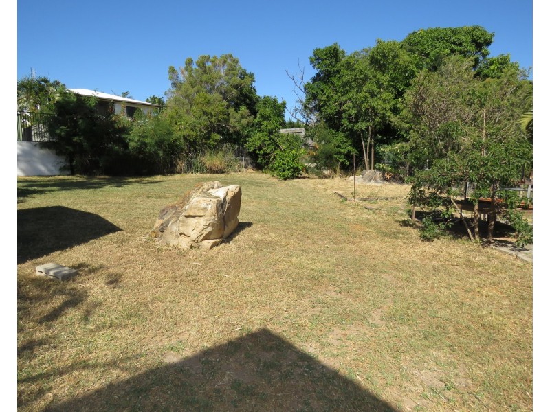 10 Salisbury Crescent, Bowen QLD 4805