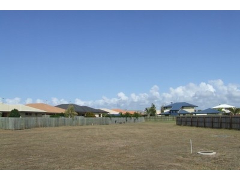 6 Tulipwood Place, Coral Cove QLD 4670