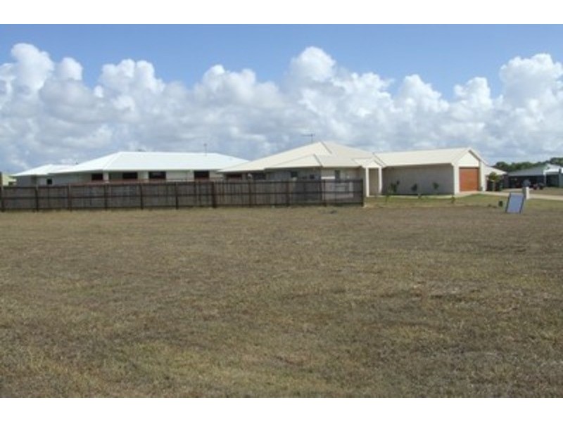 6 Tulipwood Place, Coral Cove QLD 4670