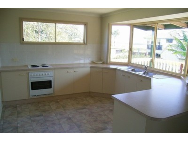 41 Bluewater Drive, Elliott Heads QLD 4670