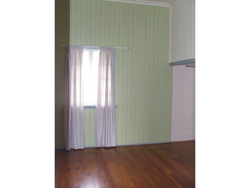 34 High Street, Walkervale QLD 4670