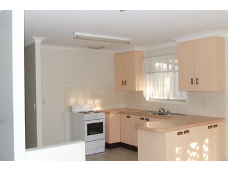 31 Club Avenue, Moore Park QLD 4670