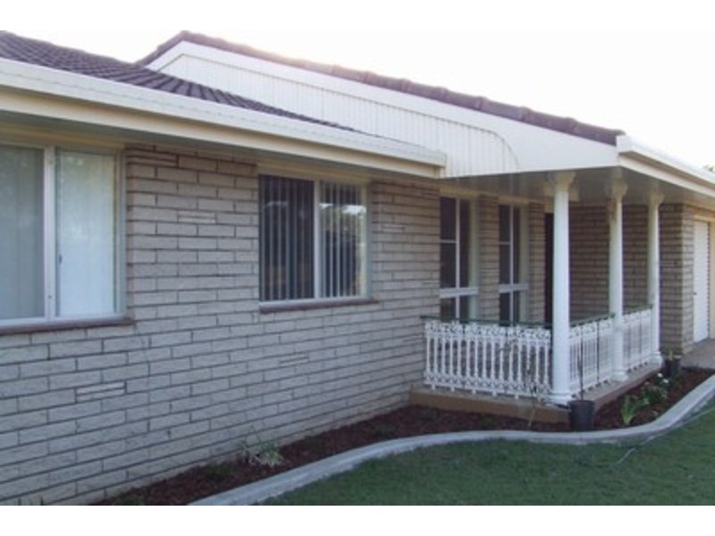 31 Club Avenue, Moore Park QLD 4670