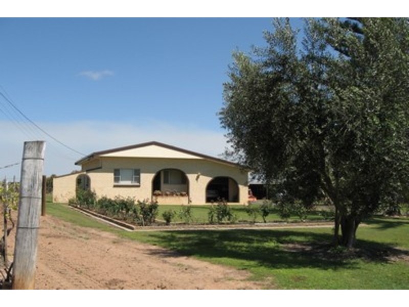 494 Moore Park Road, Welcome Creek QLD 4670