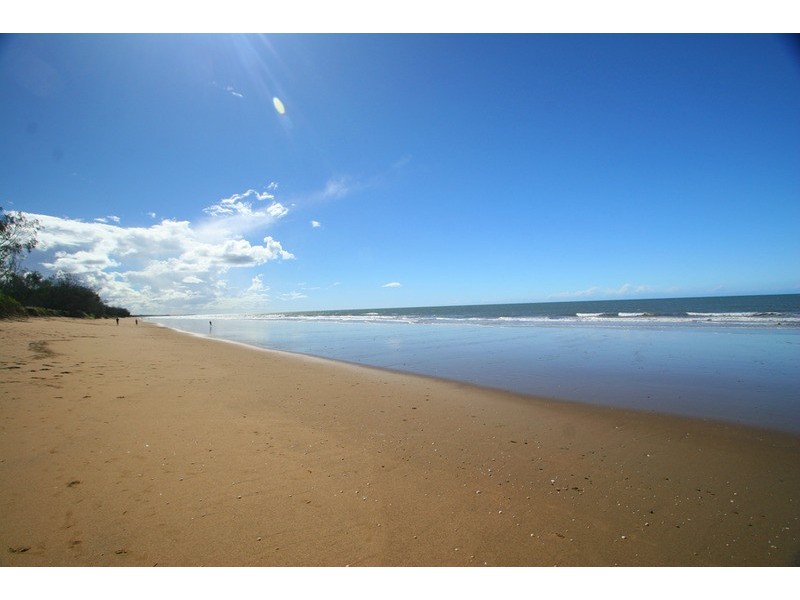 254 Sylvan Drive, Moore Park Beach QLD 4670
