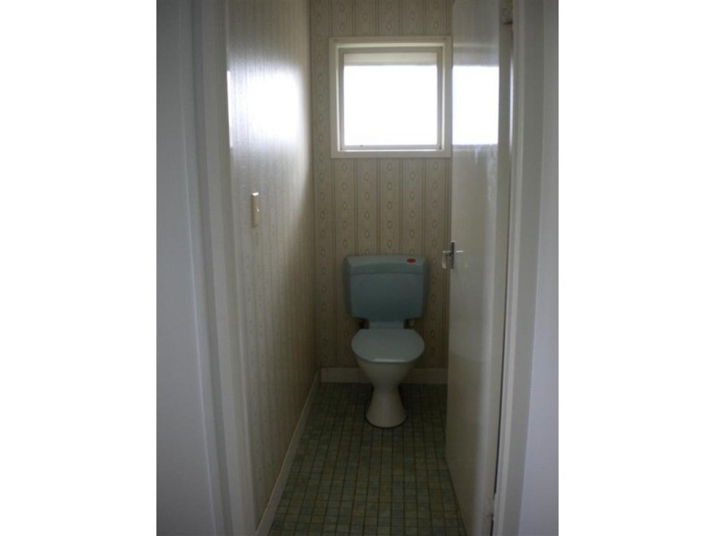 29 Sinclair Street, Avenell Heights QLD 4670